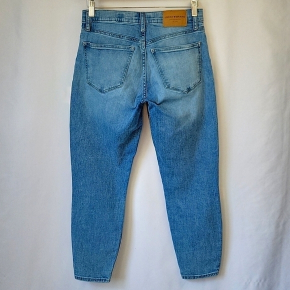 Lucky Brand Mid Rise Ava Crop Light Wash Size 6/28 - Picture 2 of 15